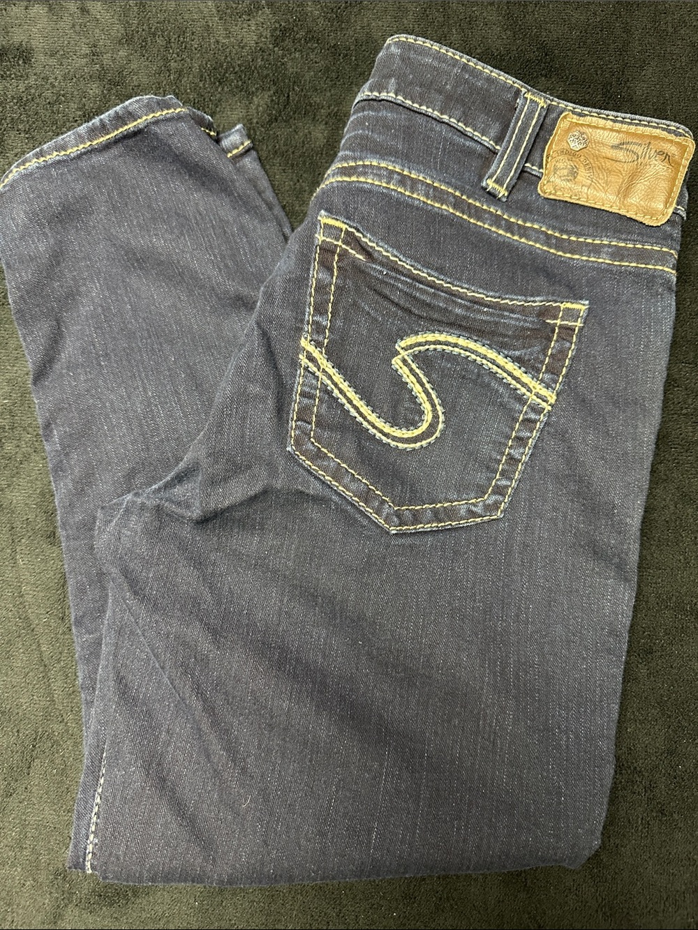 Silver Jeans Suki High Capri Dark Blue with Contrast Stitching 31/24